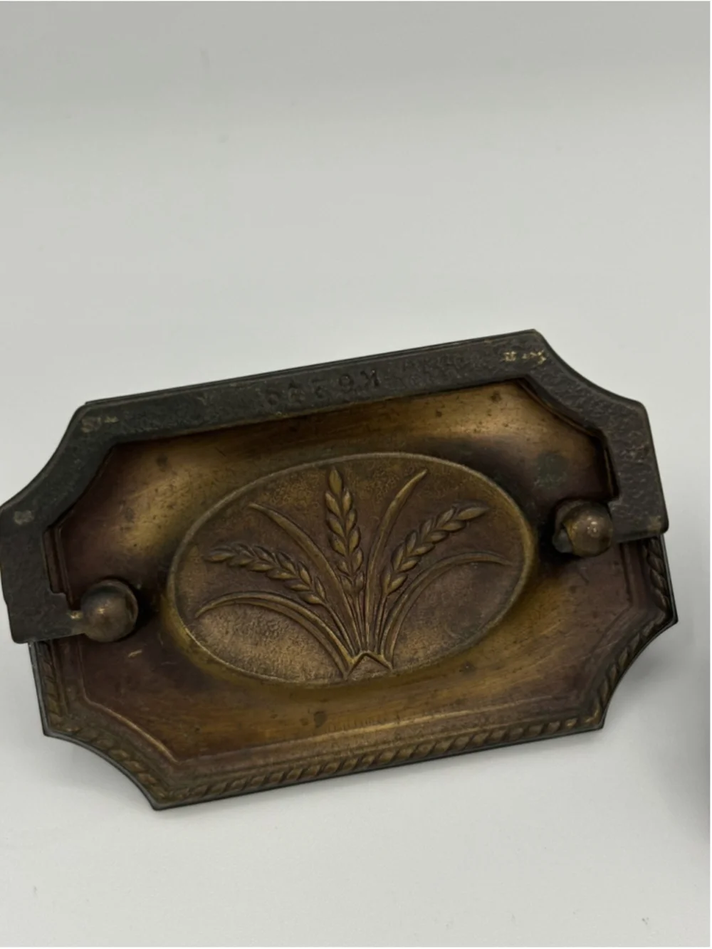 2 Vintage Drawer Pulls, Wheat medallion in center